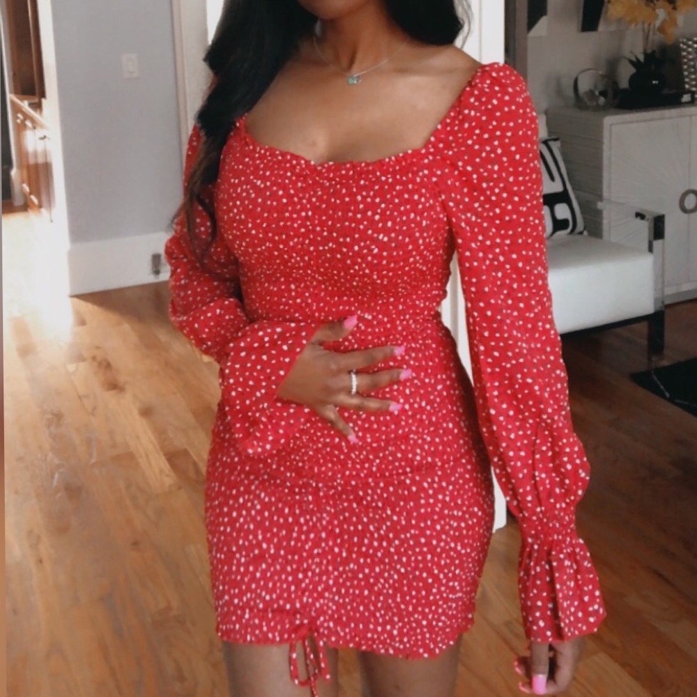 Cute date night girls night smock floral dress